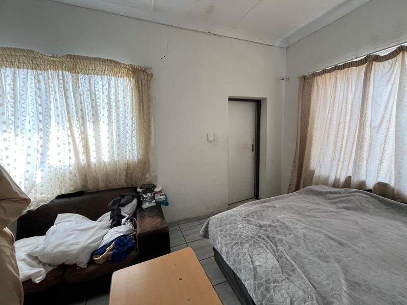 7 Bedroom Property for Sale in Orange Grove Gauteng