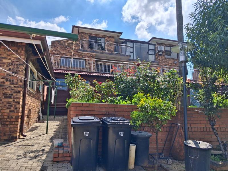 6 Bedroom Property for Sale in Winchester Hills Ext 3 Gauteng