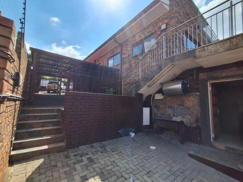 6 Bedroom Property for Sale in Winchester Hills Ext 3 Gauteng
