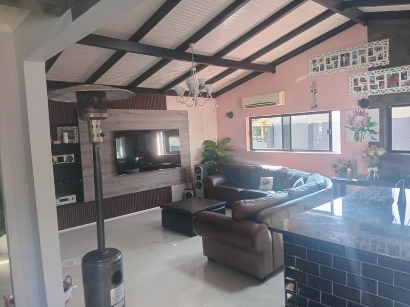 5 Bedroom Property for Sale in Raceview Gauteng
