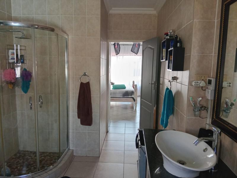 5 Bedroom Property for Sale in Raceview Gauteng