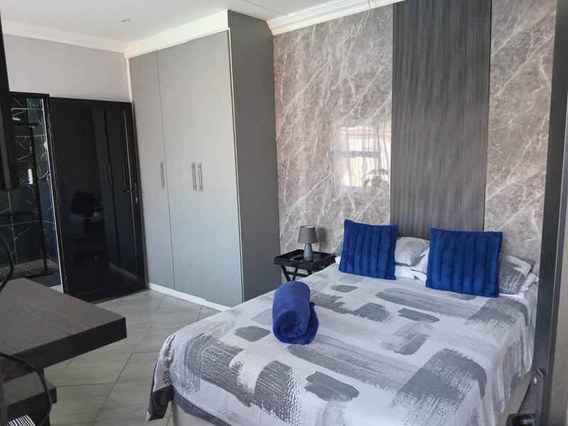 5 Bedroom Property for Sale in Raceview Gauteng