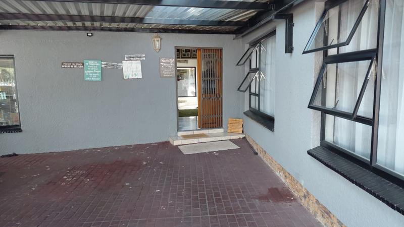 5 Bedroom Property for Sale in Raceview Gauteng