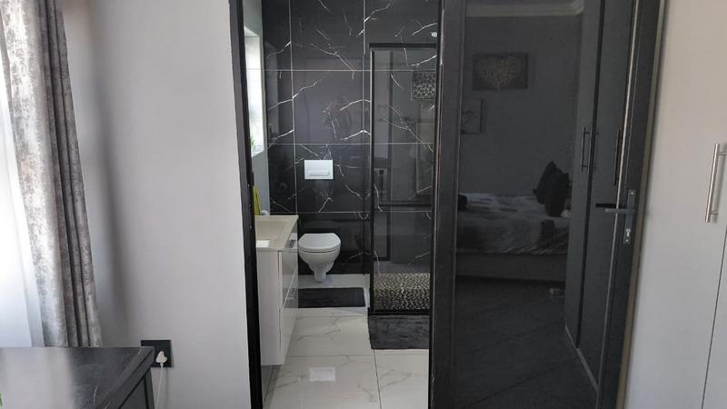 5 Bedroom Property for Sale in Raceview Gauteng