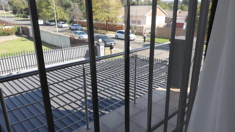5 Bedroom Property for Sale in Raceview Gauteng