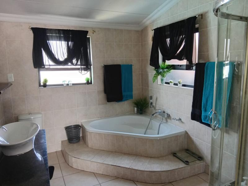 5 Bedroom Property for Sale in Raceview Gauteng