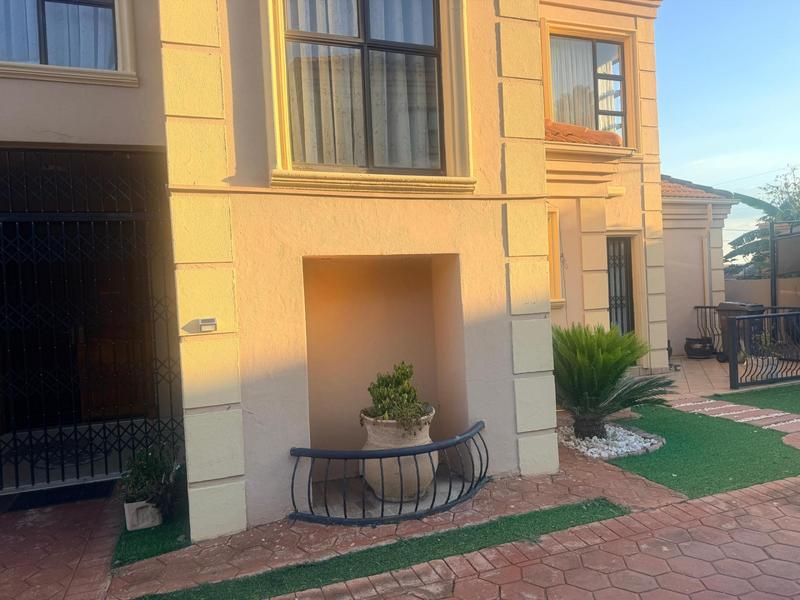 4 Bedroom Property for Sale in Erasmia Gauteng