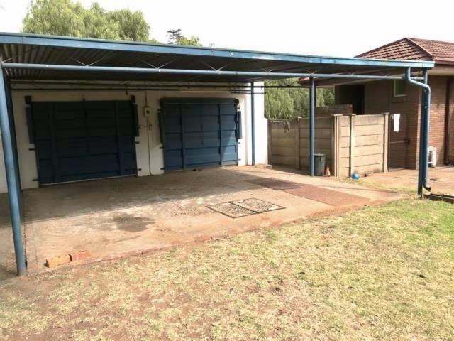 4 Bedroom Property for Sale in Vanderbijlpark CW 5 Gauteng