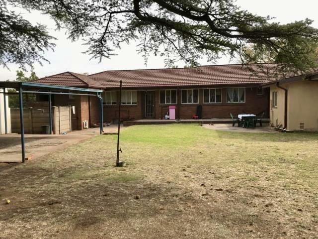 4 Bedroom Property for Sale in Vanderbijlpark CW 5 Gauteng