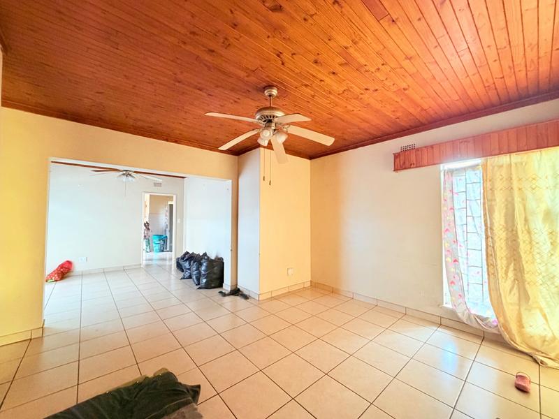 3 Bedroom Property for Sale in Vanderbijlpark Cw 6 Gauteng