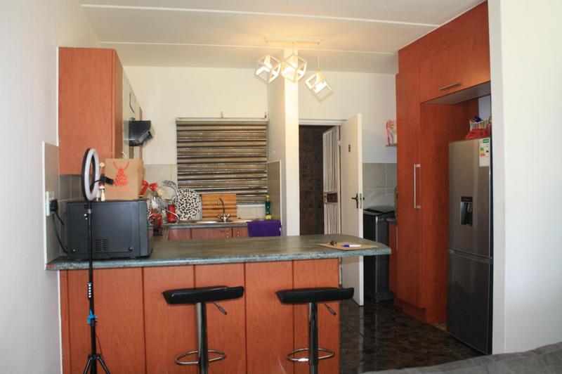 2 Bedroom Property for Sale in Birchleigh Gauteng