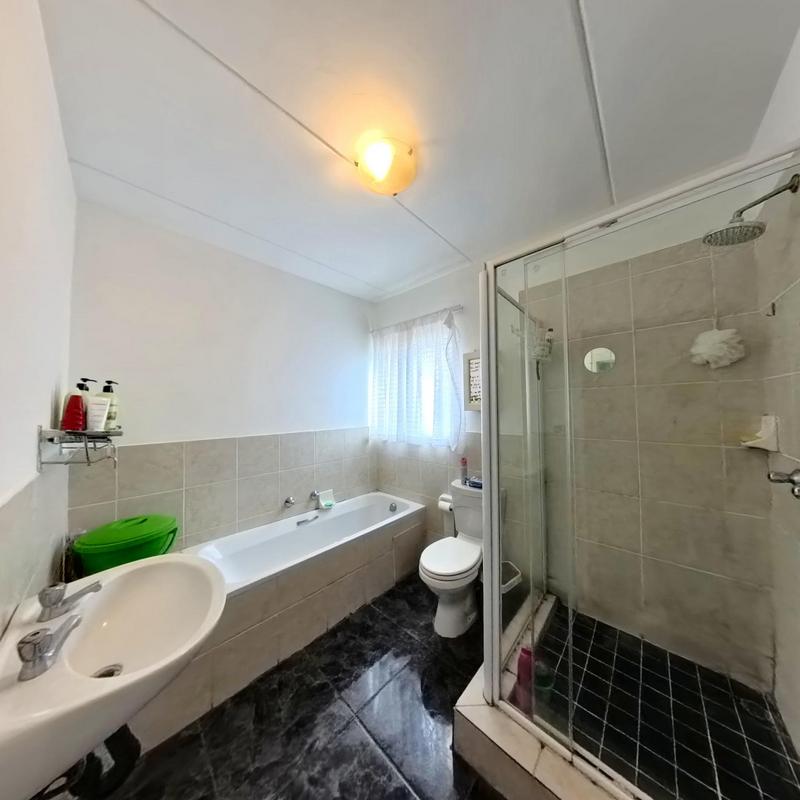 2 Bedroom Property for Sale in Birchleigh Gauteng