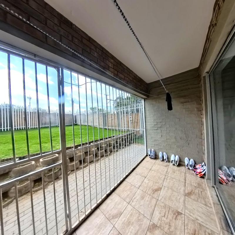 2 Bedroom Property for Sale in Birchleigh Gauteng