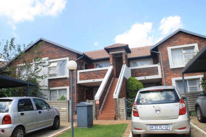 2 Bedroom Property for Sale in Glen Marais Gauteng