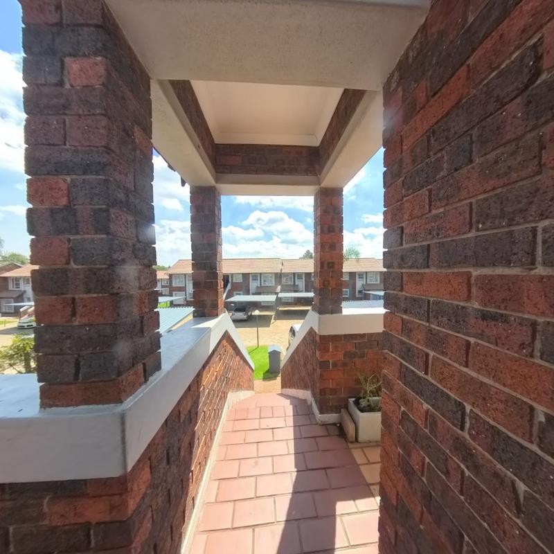 2 Bedroom Property for Sale in Glen Marais Gauteng