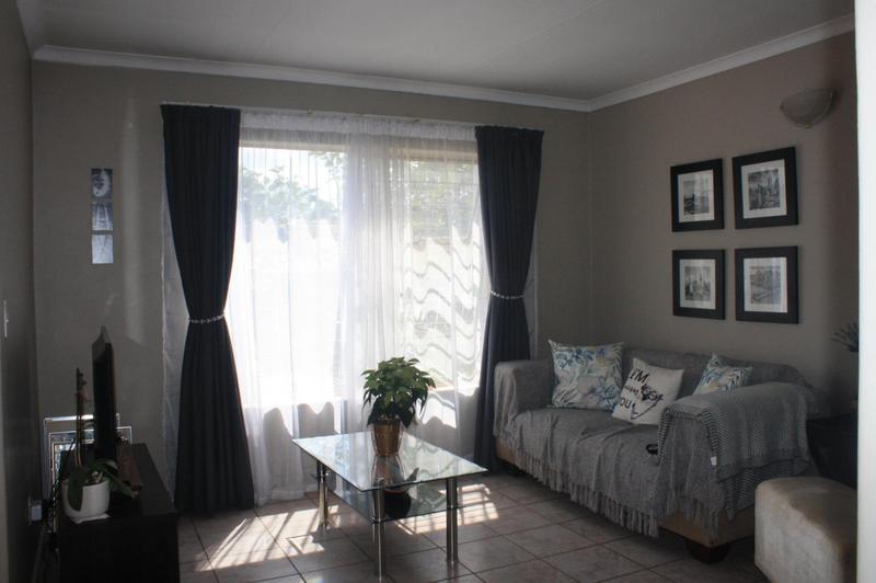 2 Bedroom Property for Sale in Glen Marais Gauteng