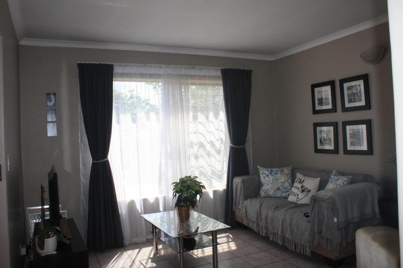 2 Bedroom Property for Sale in Glen Marais Gauteng