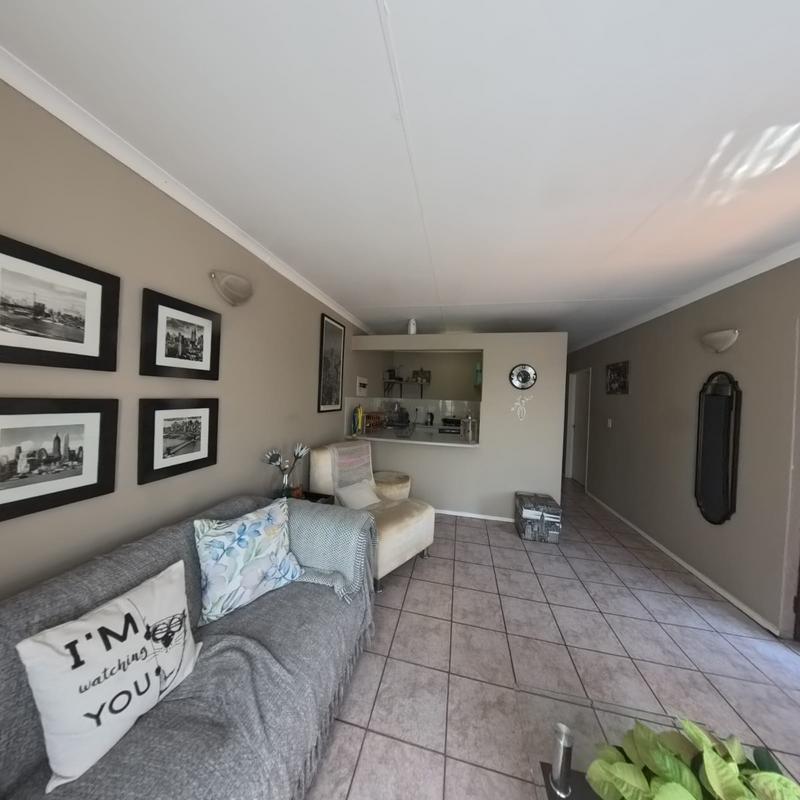 2 Bedroom Property for Sale in Glen Marais Gauteng