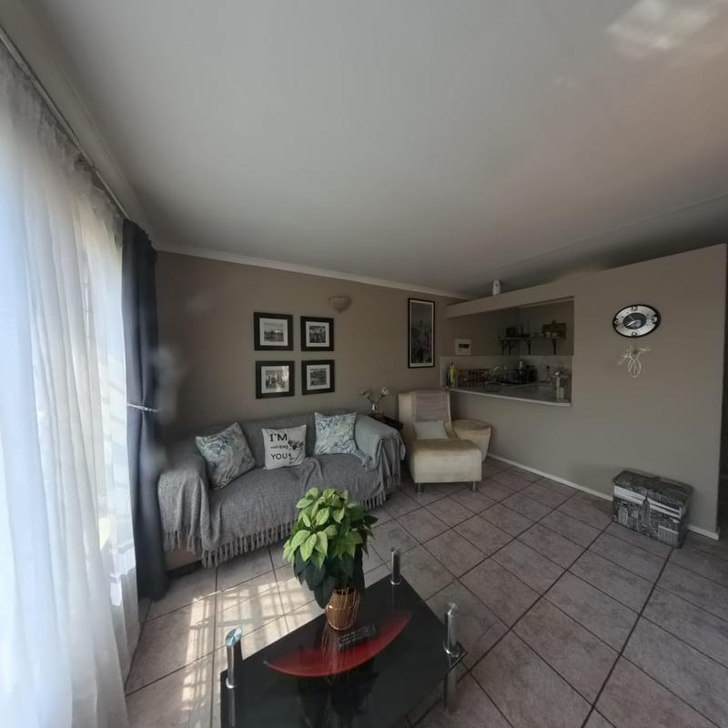 2 Bedroom Property for Sale in Glen Marais Gauteng