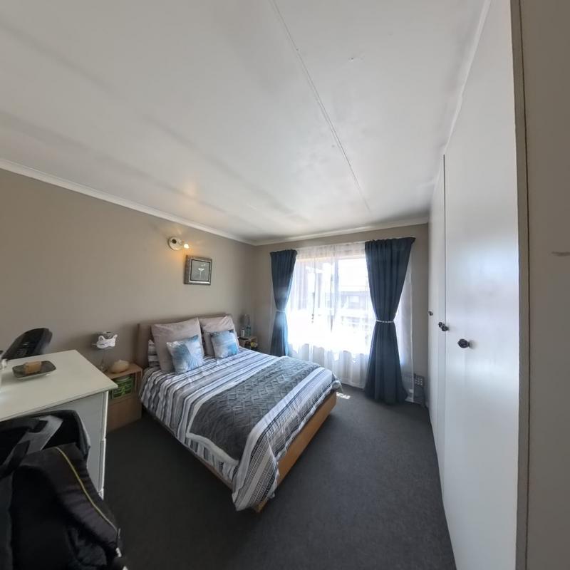 2 Bedroom Property for Sale in Glen Marais Gauteng