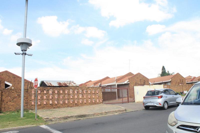 2 Bedroom Property for Sale in Norkem Park Gauteng