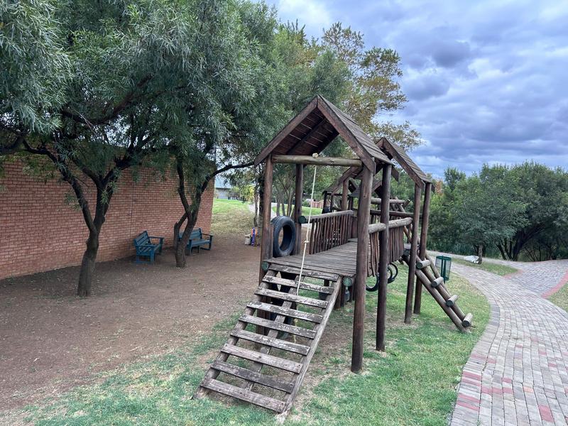 To Let 2 Bedroom Property for Rent in Six Fountains Residential Estate Gauteng