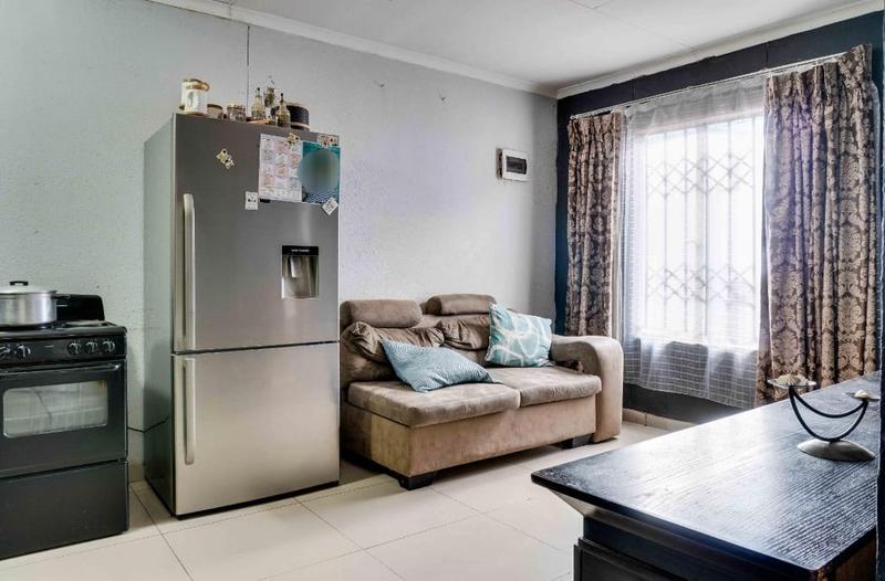 5 Bedroom Property for Sale in Protea Glen Gauteng