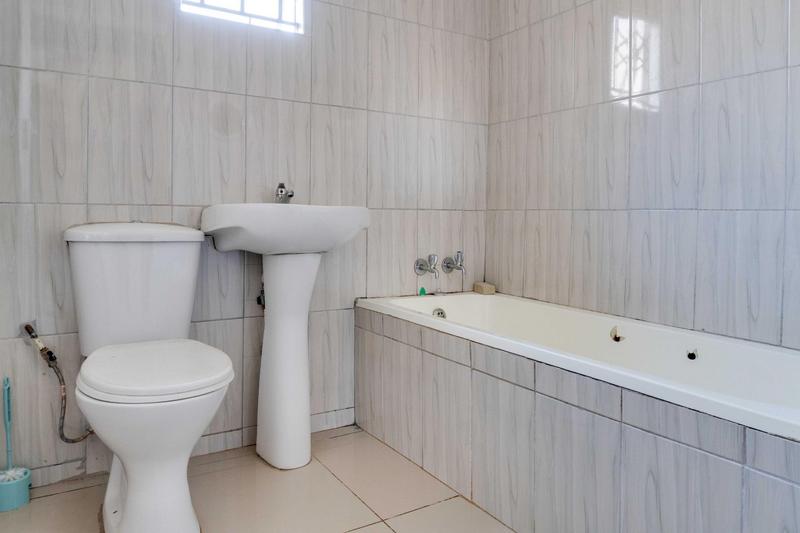 5 Bedroom Property for Sale in Protea Glen Gauteng