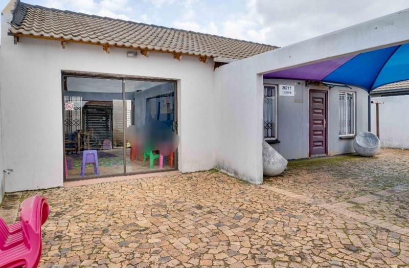 5 Bedroom Property for Sale in Protea Glen Gauteng