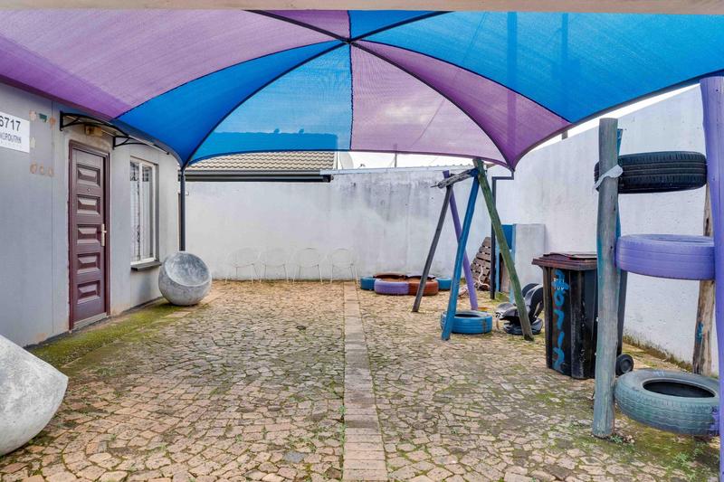 5 Bedroom Property for Sale in Protea Glen Gauteng