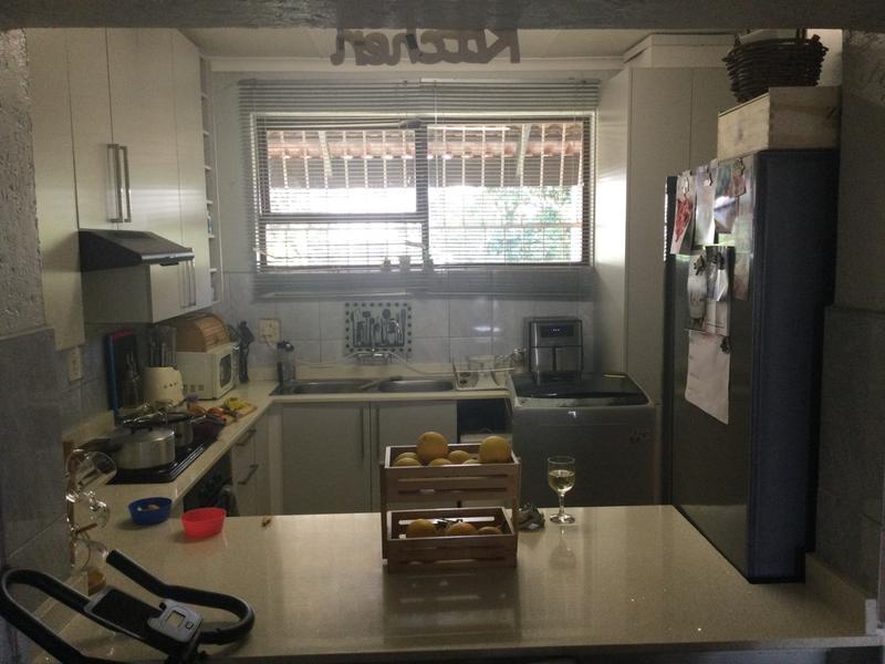 2 Bedroom Property for Sale in Corlett Gardens Gauteng