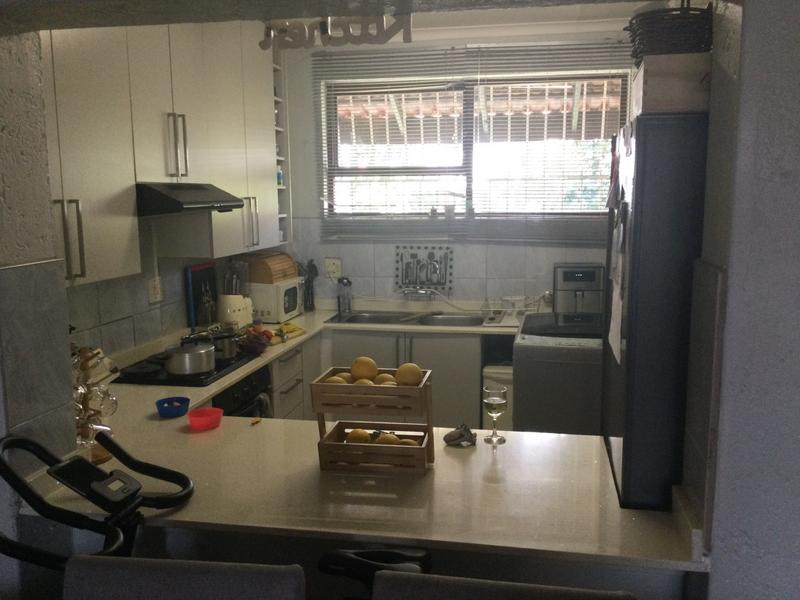 2 Bedroom Property for Sale in Corlett Gardens Gauteng