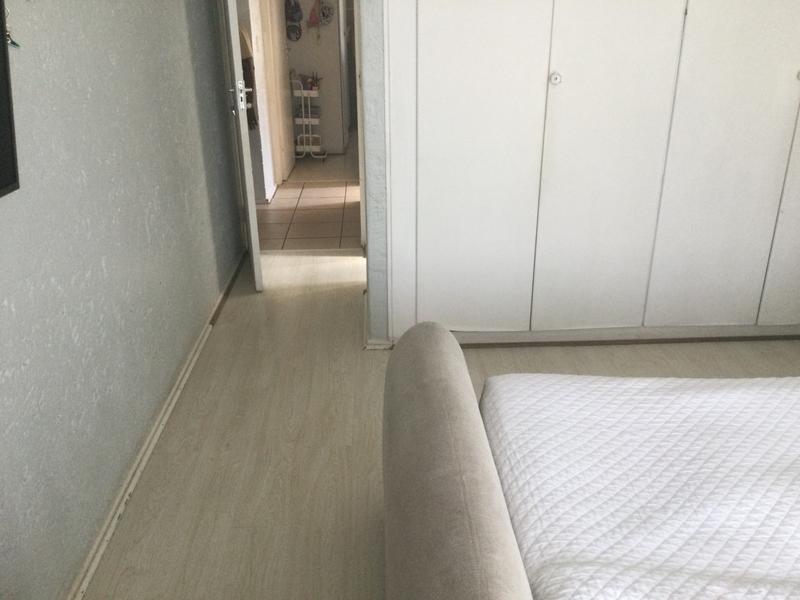 2 Bedroom Property for Sale in Corlett Gardens Gauteng