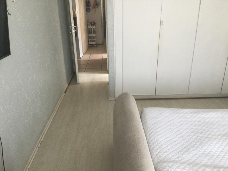 2 Bedroom Property for Sale in Corlett Gardens Gauteng