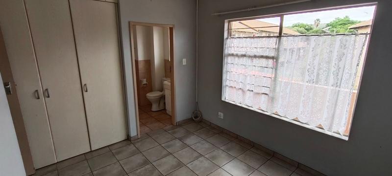 2 Bedroom Property for Sale in Sinoville Gauteng