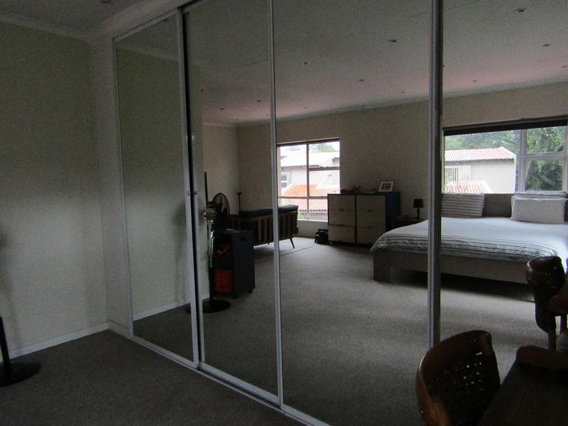 3 Bedroom Property for Sale in Atholl Gardens Gauteng