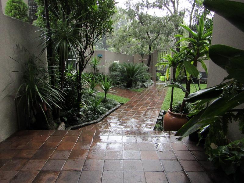 3 Bedroom Property for Sale in Atholl Gardens Gauteng