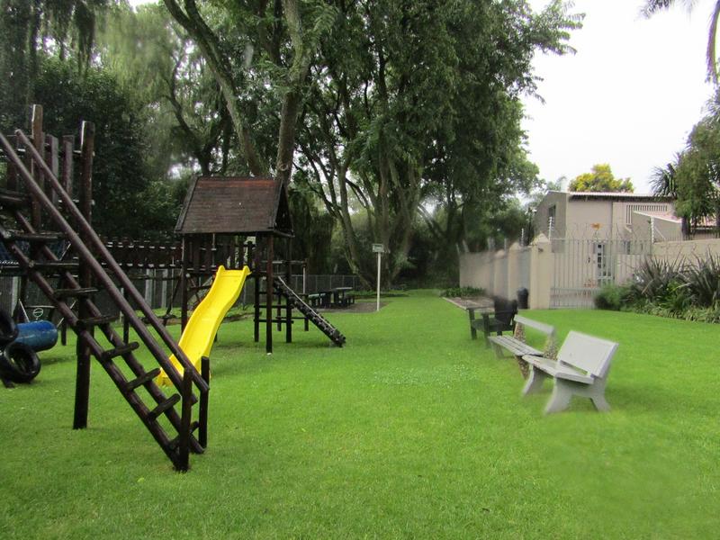 3 Bedroom Property for Sale in Atholl Gardens Gauteng