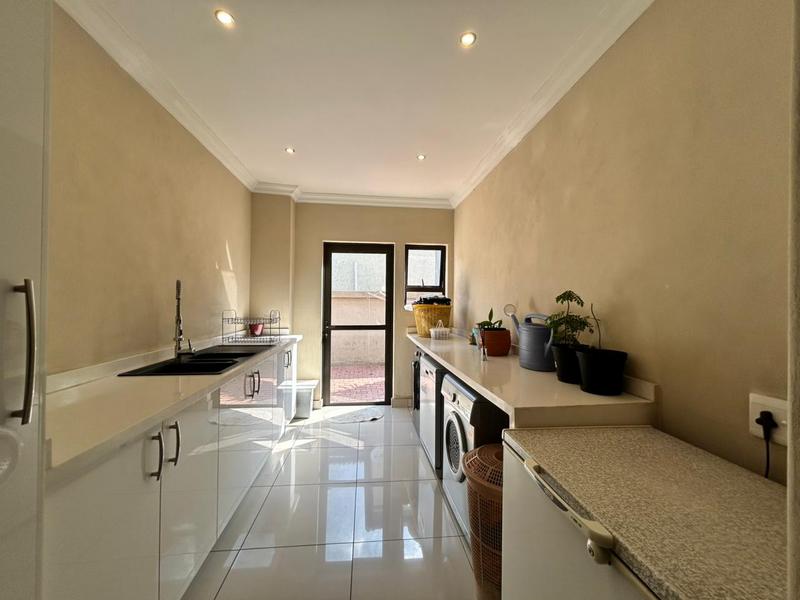 4 Bedroom Property for Sale in Blue Valley Golf Estate Gauteng