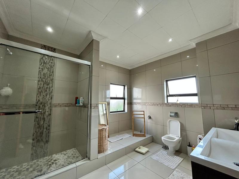 4 Bedroom Property for Sale in Blue Valley Golf Estate Gauteng