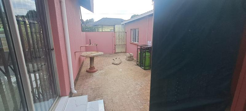 To Let 1 Bedroom Property for Rent in Elspark Gauteng