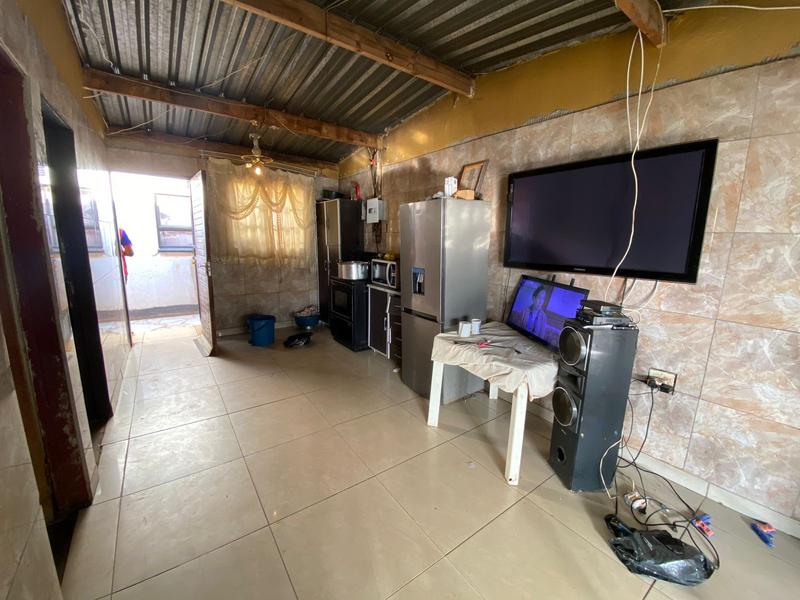 5 Bedroom Property for Sale in Katlehong South Gauteng