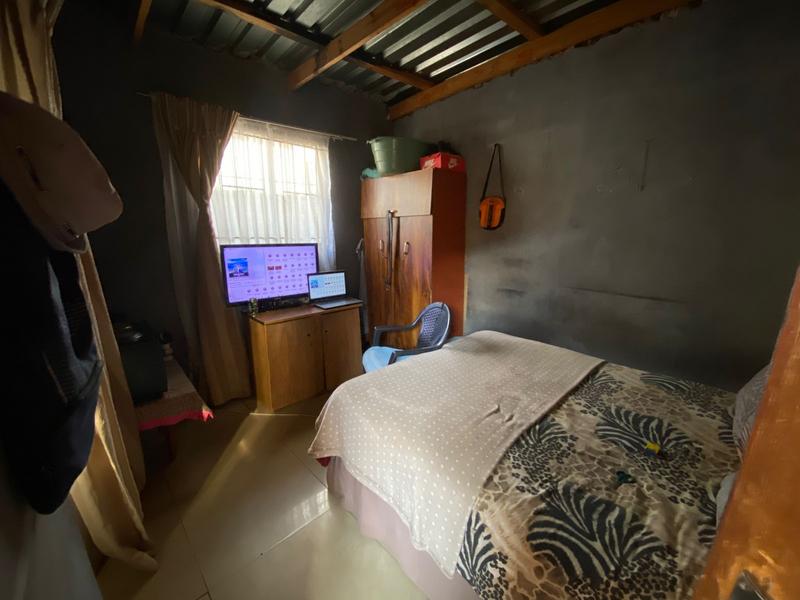 5 Bedroom Property for Sale in Katlehong South Gauteng