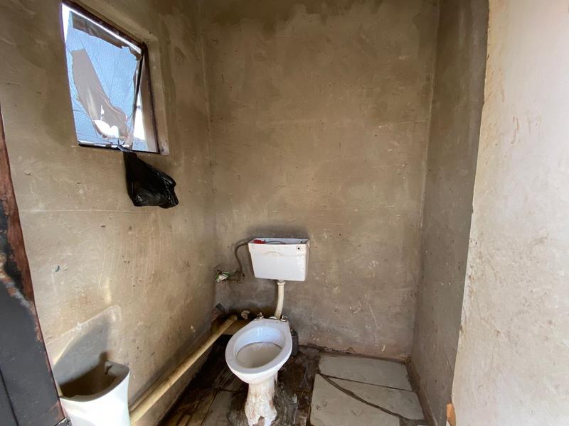 5 Bedroom Property for Sale in Katlehong South Gauteng