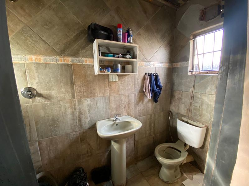 5 Bedroom Property for Sale in Katlehong South Gauteng