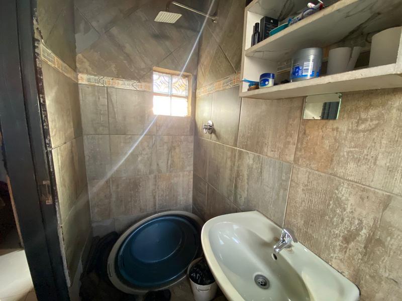 5 Bedroom Property for Sale in Katlehong South Gauteng