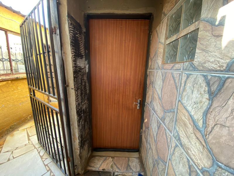 5 Bedroom Property for Sale in Katlehong South Gauteng