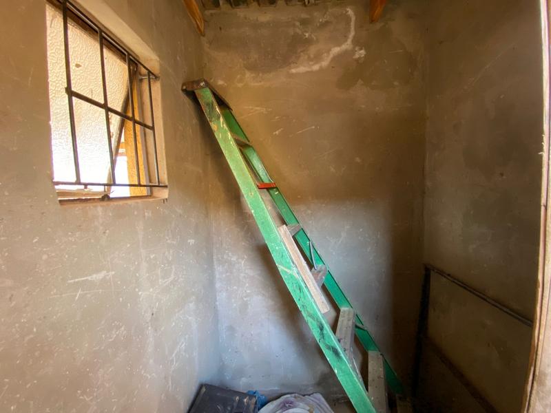 5 Bedroom Property for Sale in Katlehong South Gauteng