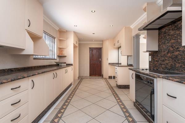 4 Bedroom Property for Sale in Bassonia Gauteng