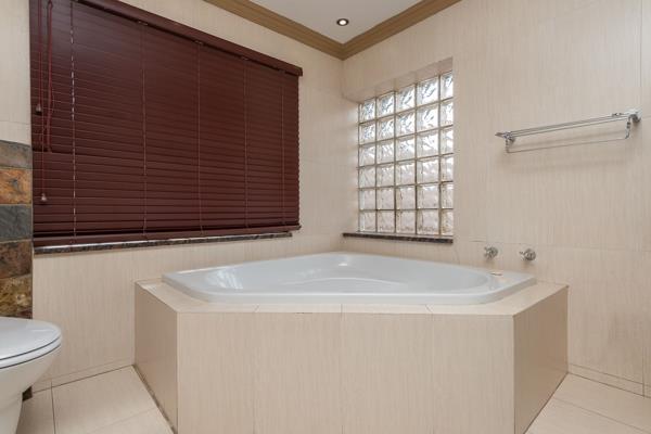 4 Bedroom Property for Sale in Bassonia Gauteng